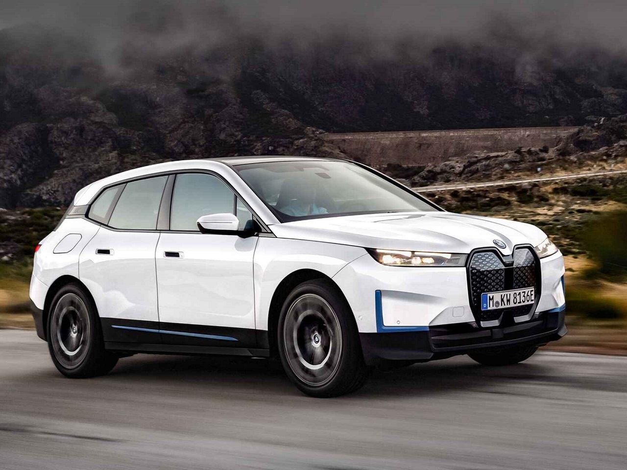 Tertulia AutoFM: BMW iX nuevo SUV eléctrico para 2021